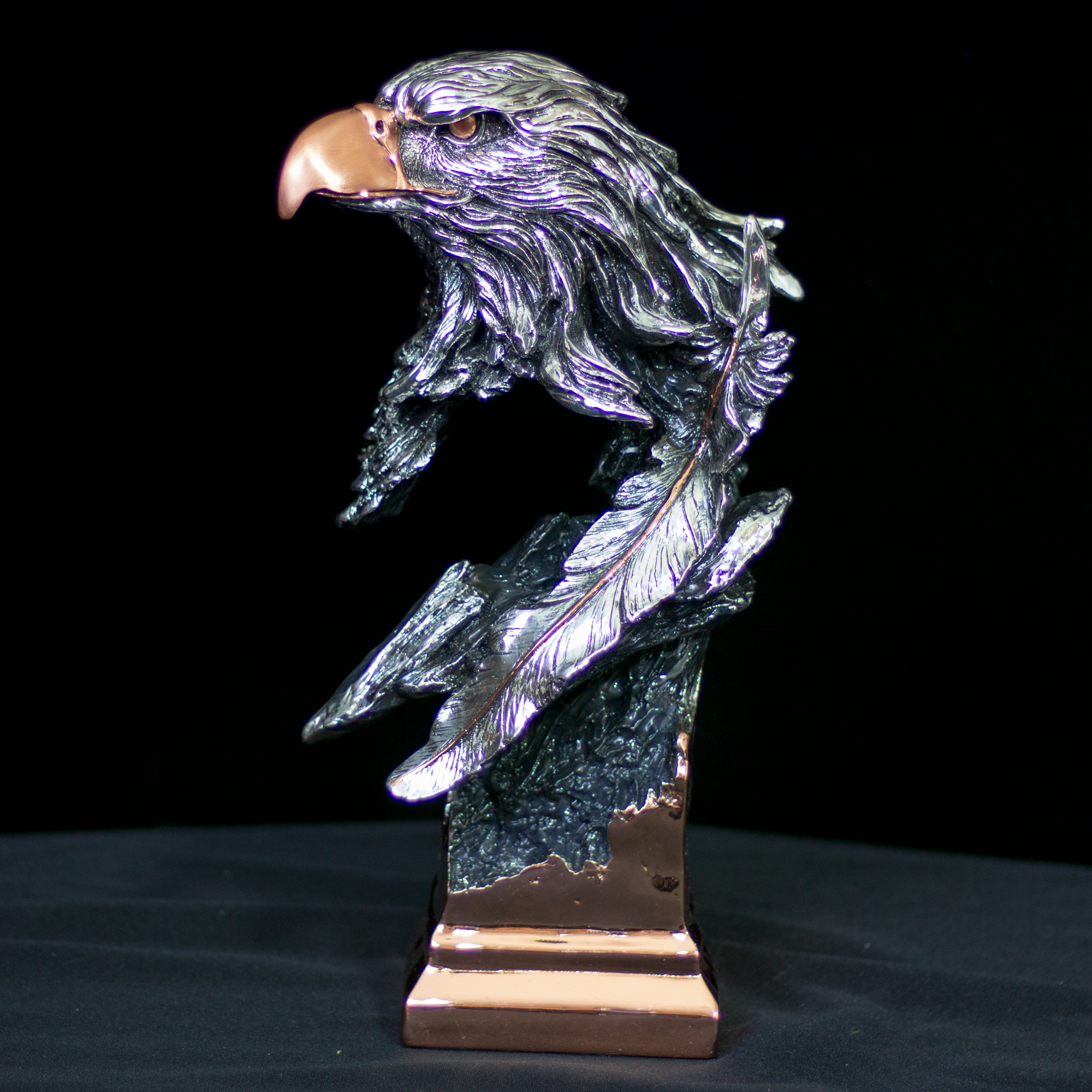 SU.SOT.A142 - Silver and Copper Eagle Head w. Feather Sculpture