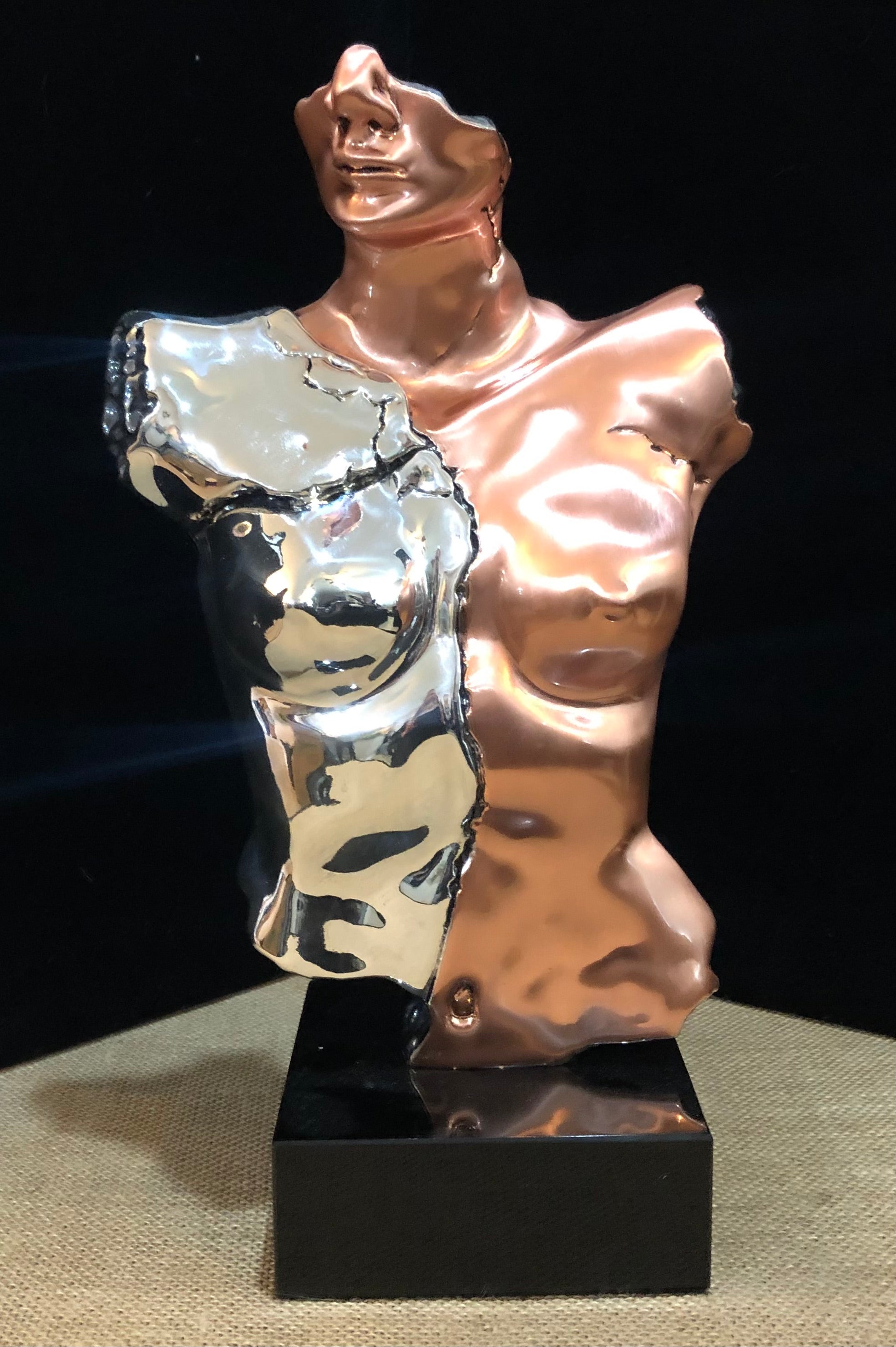 SU.SOT.2013 - Silver and Copper Female Bust Statue