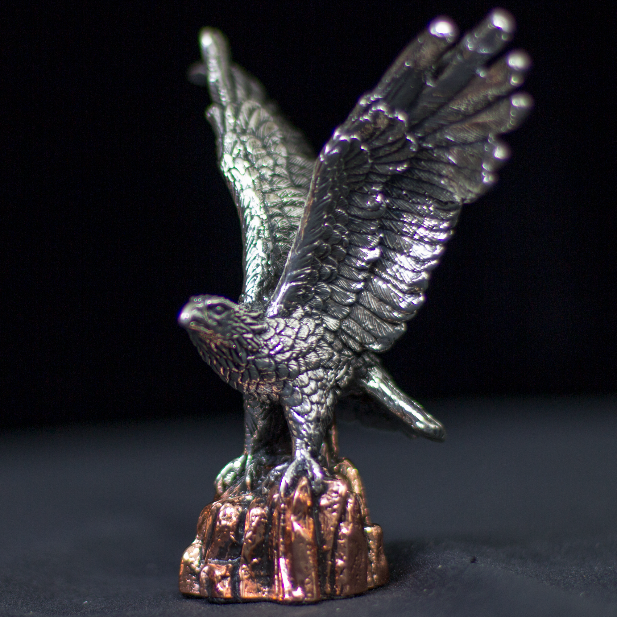 SU.SOT.A327 - Silver and Copper Eagle Sculpture