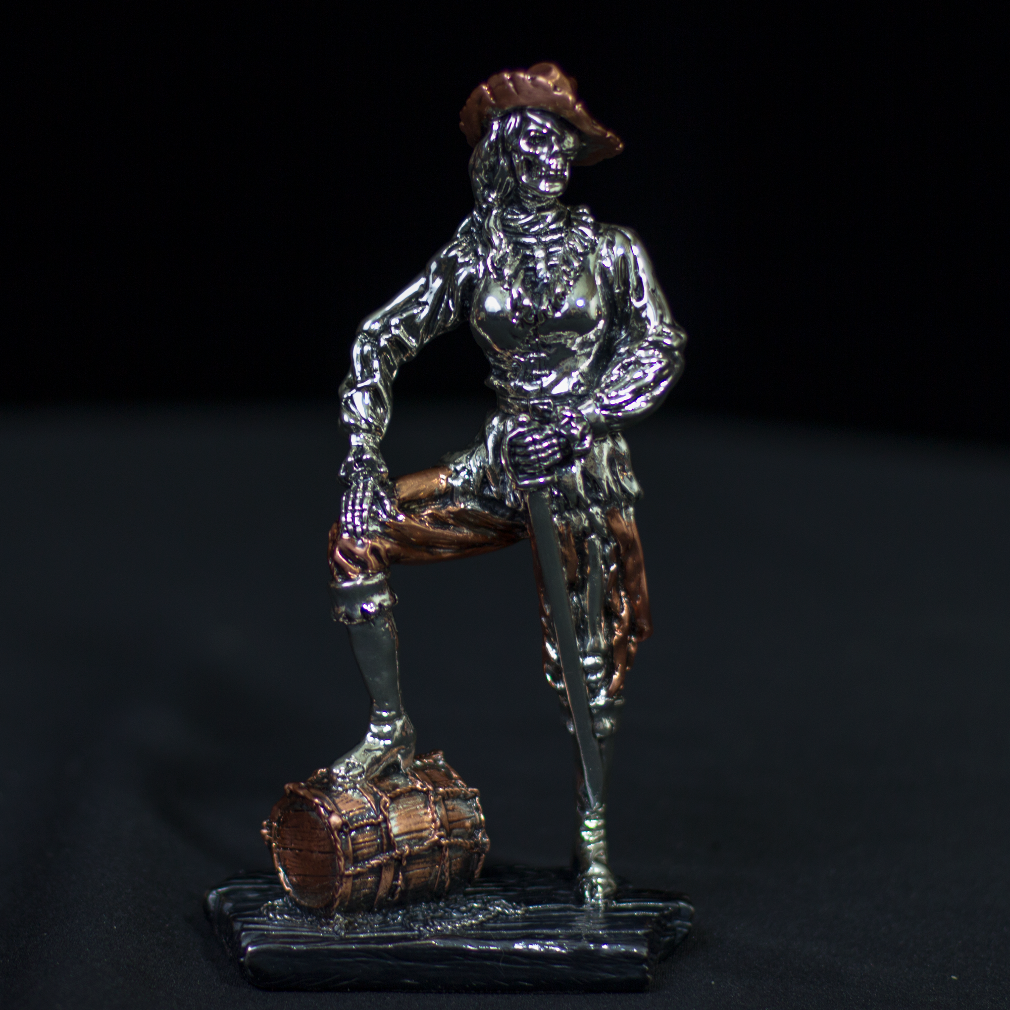 SU.SOT.C041 - Silver and Copper Female Pirate Skeleton Sculpture